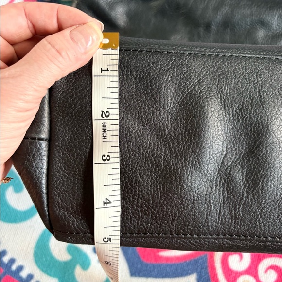 Cynthia Rowley Black Pebbled Leather Hobo Shoulder Bag with Brown Accents EUC - Picture 5 of 13